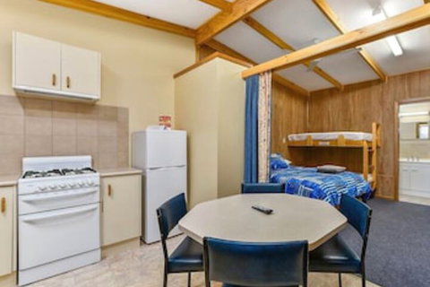 Millicent Hillview Caravan Park - Tourism Gold Coast 3