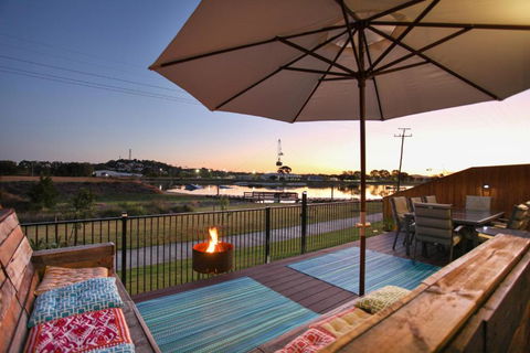 Lakeside Deck House - Tourism Gold Coast 1