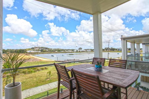 Lakeside Deck House - Tourism Gold Coast 5