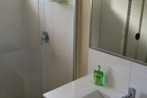Holland Park Motel - Tourism Gold Coast 1