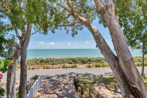 Seascape Luxury Beachfront Holiday House - Tourism Gold Coast 0