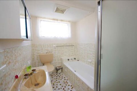 Avilla Court 2 - Tourism Gold Coast 5