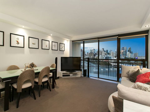 River Plaza Apartments - Tourism Gold Coast 0