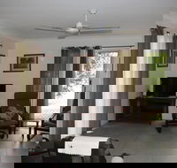 Bottlebrush BB - Tourism Gold Coast