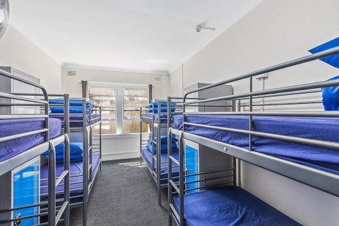 Ady's Place Backpackers - Tourism Gold Coast 4