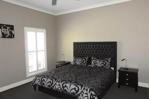 Barklysuites Apartments - Tourism Gold Coast 0