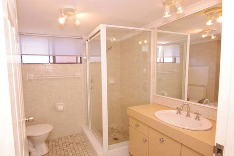Pelican Place - Tourism Gold Coast 2