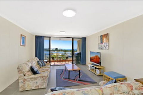Budgewoi Cottage - Tourism Gold Coast 1