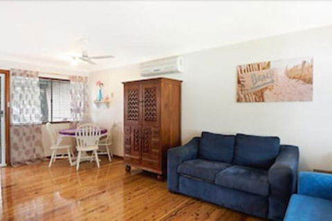 Budgewoi Cottage - Tourism Gold Coast 5