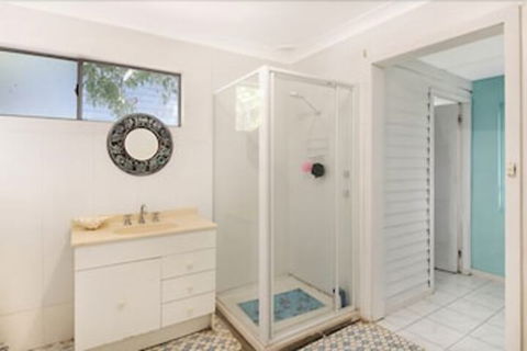Budgewoi Cottage - Tourism Gold Coast 3