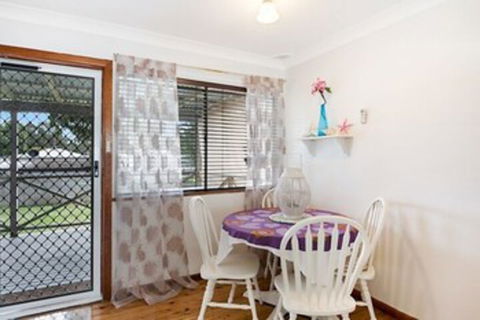 Budgewoi Cottage - Tourism Gold Coast 6
