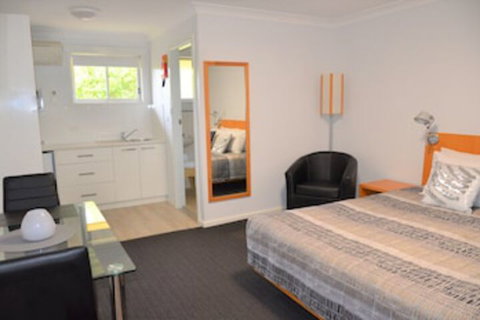 Culburra Beach Motel - Tourism Gold Coast 0