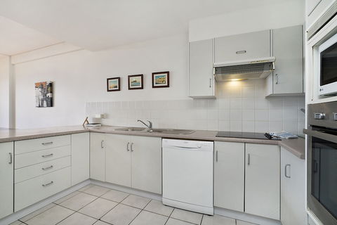 Newcastle Short Stay Apartments - Sandbar Newcastle Beach - Tourism Gold Coast 2