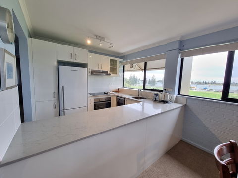 Newcastle Short Stay Apartments - Flagstaff Apartments - Tourism Gold Coast 2