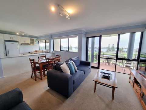 Newcastle Short Stay Apartments - Flagstaff Apartments - Tourism Gold Coast 0