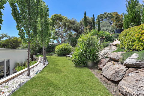 Barossa White House - Tourism Gold Coast 2