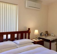 The Royal Dolphin BB in Safety Bay - Gold Coast