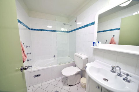 Three Bears 2 - Gold Coast 6