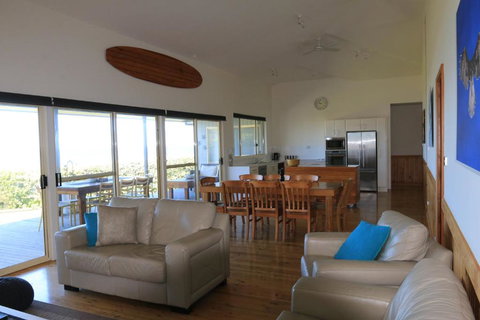 Bunkys By The Sea Holiday House - Tourism Gold Coast 3