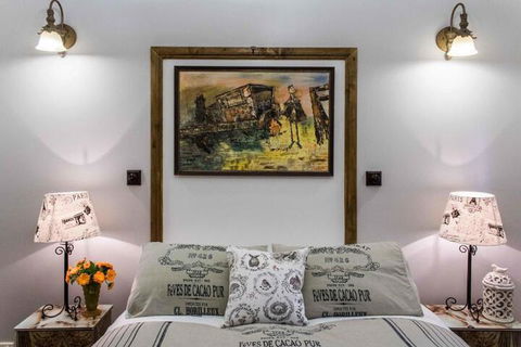 A Winter Rose - Tourism Gold Coast 3