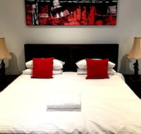 Deluxe Lake View House - Tourism Gold Coast