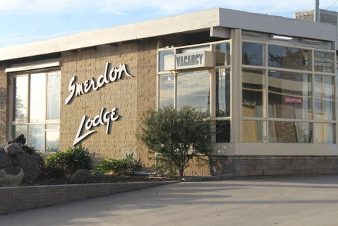 Smerdon Lodge Motel - Tourism Gold Coast 2
