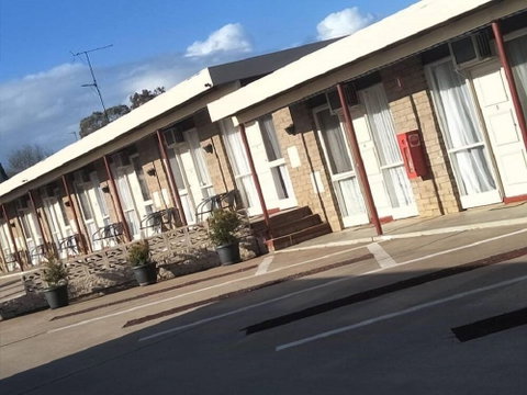 Smerdon Lodge Motel - Tourism Gold Coast 1