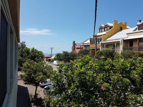 Newcastle Short Stay Apartments - Vista Apartment - Tourism Gold Coast 2