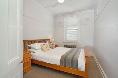 Newcastle Short Stay Apartments - Vista Apartment - Tourism Gold Coast 3