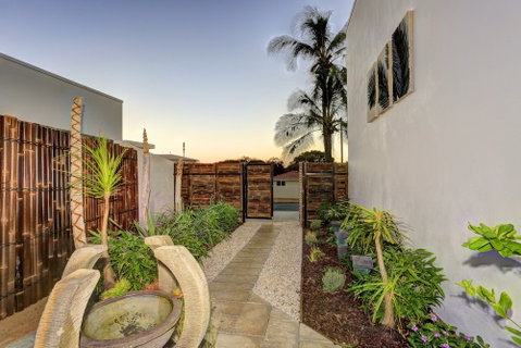 ZEN Beach Retreat - Tourism Gold Coast 0