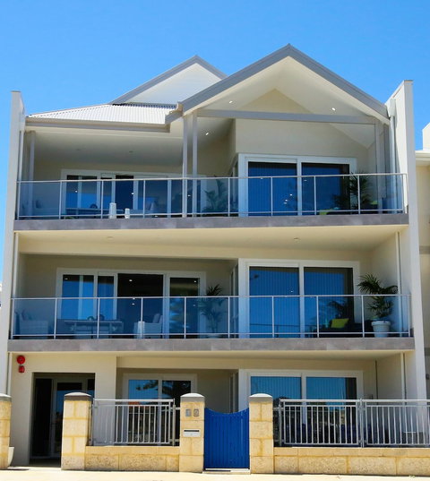 Studio Style Mindarie Marina - Tourism Gold Coast 1