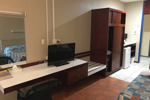 Winnellie Hotel Motel - Tourism Gold Coast 1