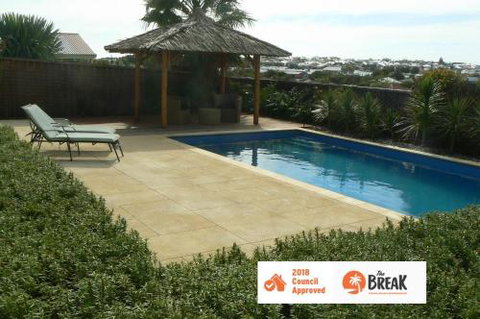 La Mer Home With A Pool - Tourism Gold Coast 4