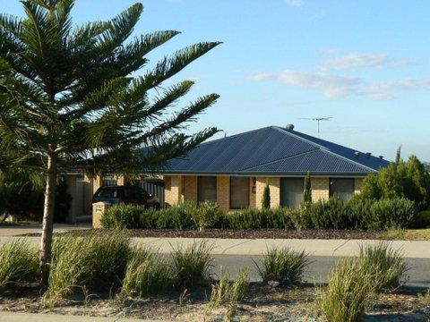 La Mer Home With A Pool - Tourism Gold Coast 3
