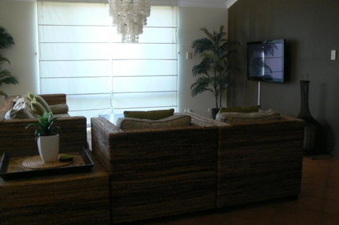 La Mer Home With A Pool - Tourism Gold Coast 1