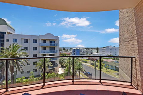 Crystal Waters 15 - Tourism Gold Coast 6