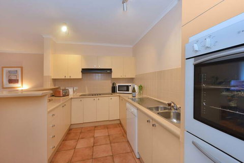 Paringa Beachfront Apartments - Tourism Gold Coast 7
