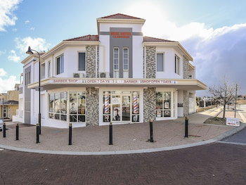 Rose Hotel Clarkson - Tourism Gold Coast 4