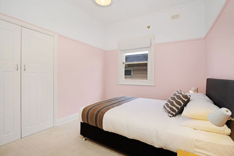 Newcastle Executive Homes - Cooks Hill Cottage - Tourism Gold Coast 2