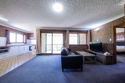 Leski Club - Gold Coast 1