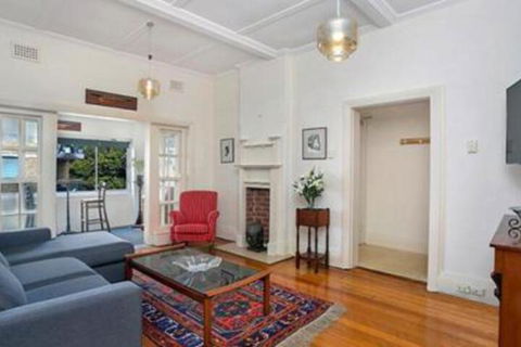 Apartment West Esplanade MAN93 - Tourism Gold Coast 1