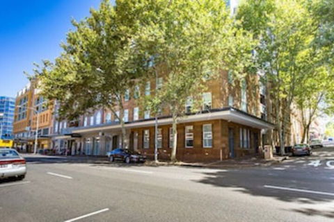 Hotel 111 - Tourism Gold Coast 0