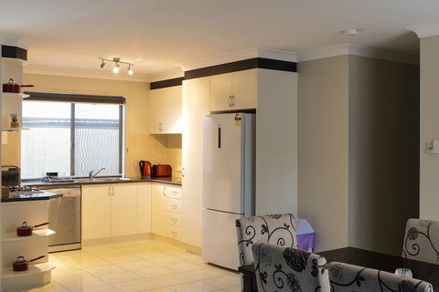Atricom Apartments Australia - Tourism Gold Coast 4