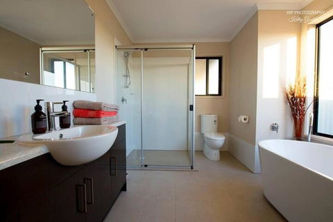 Still Earth - Tourism Gold Coast 5