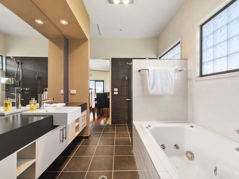 Apollos - Tourism Gold Coast 2