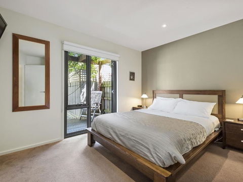 Apollos - Tourism Gold Coast 4