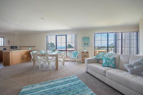 Astro Place - Tourism Gold Coast 0