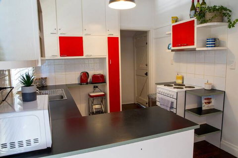 Frankies Beach House - Tourism Gold Coast 3