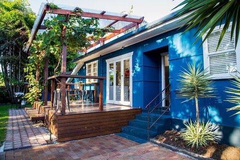 Frankies Beach House - Tourism Gold Coast 1