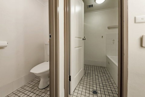 Bay Parklands Unit 44 / 2 Gowrie Avenue - Tourism Gold Coast 2